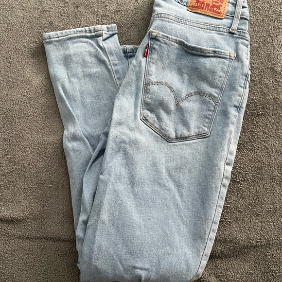 Women’s Levi’s 721 high rise skinny jeans - Picture 2 of 3